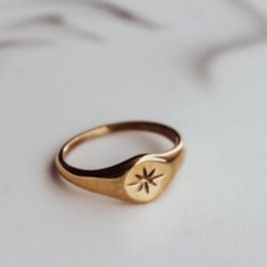 Gold Star Signet Ring